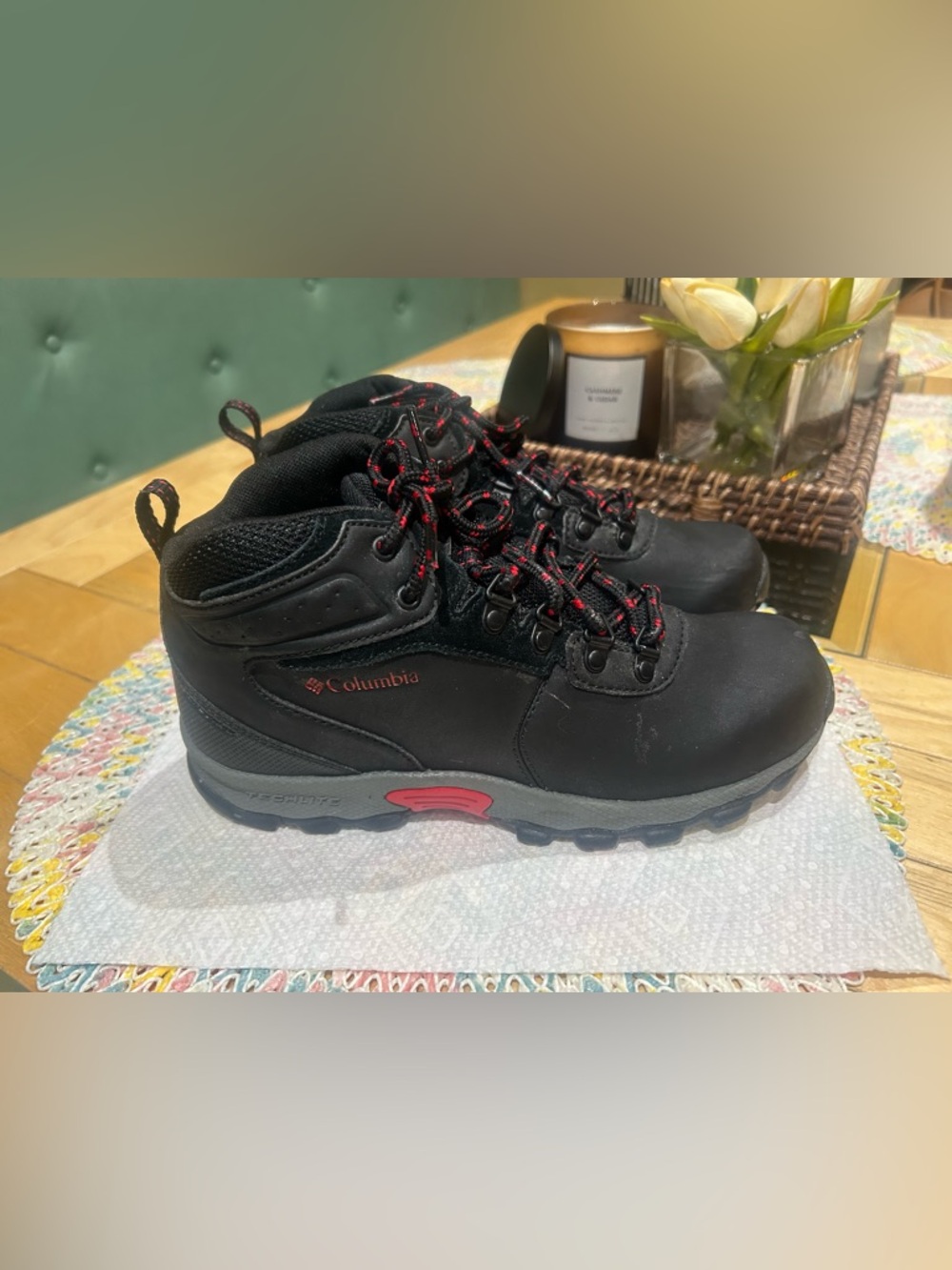 Columbia Newton Ridge Waterproof Hiking Boots Black Red Boys Size 6